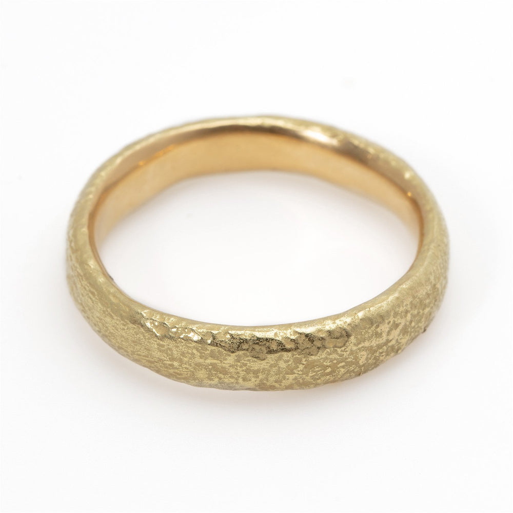 Noah band by Betsy Barron in 18k yellow gold